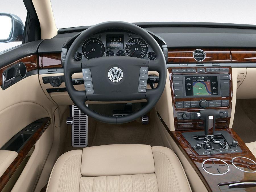  Volkswagen Phaeton V10 TDi 2002 года  (фото 2 из 7)